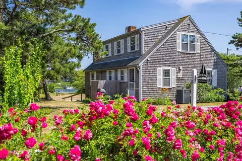 14 Trinity Cove Rd, Harwich, MA 02671
