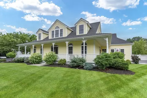 11 Lowe Meadow Ln, North Attleboro, MA 02760