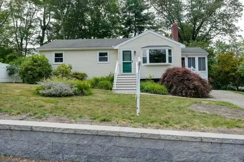 8 Westchester Dr, Milford, MA 01757
