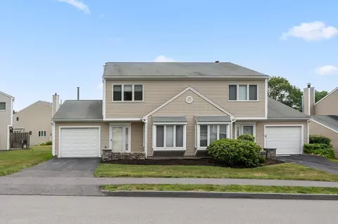 44 Oakwood Ln #44, Worcester, MA 01604