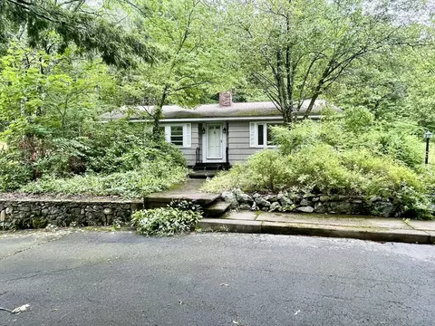 6 Overlook Dr, Weston, MA 02493