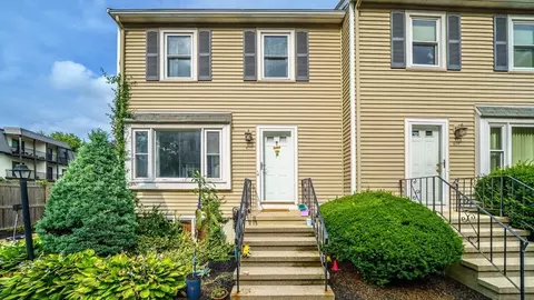 805 Irving Rd #805, Randolph, MA 02368