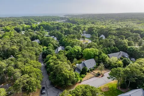 32 Purmackene Ln, Harwich, MA 02646