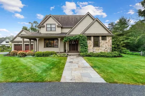 27 Whitehall Cir, Beverly, MA 01915