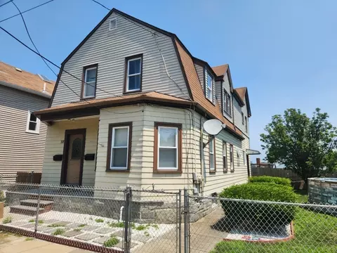38 Beech St, New Bedford, MA 02740