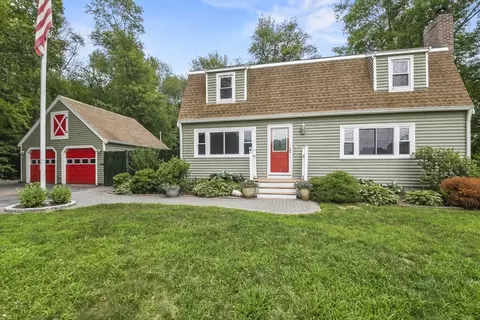2685 Maple Swamp Rd, Dighton, MA 02764