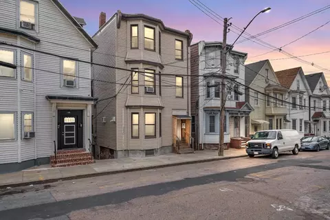 140 Falcon St, Boston, MA 02128