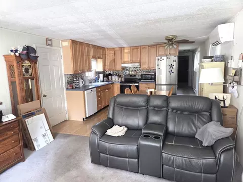 82 Sonia Dr, Marlborough, MA 01752 photo 4
