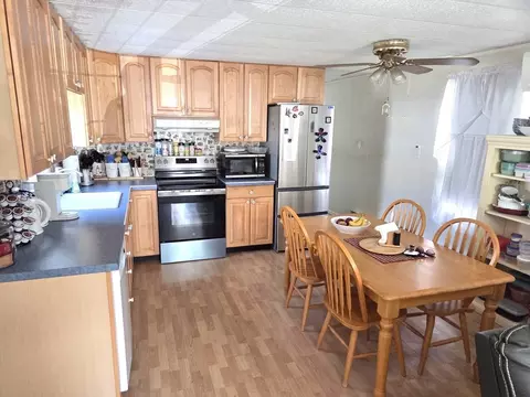 82 Sonia Dr, Marlborough, MA 01752 photo 3