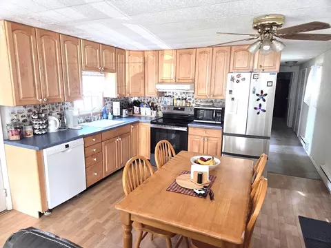 82 Sonia Dr, Marlborough, MA 01752 photo 2