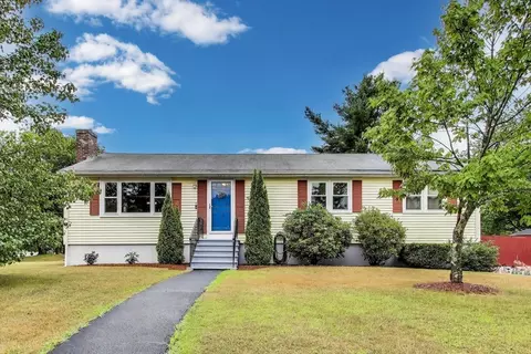 2 Lark Dr, Hudson, MA 01749