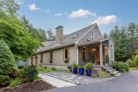 420 Elm St, Kingston, MA 02364