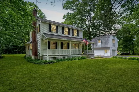 8 Davidson Ave, Merrimack, NH 03054