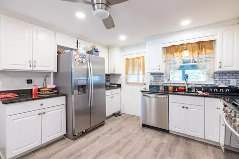 6 Curtis Rd, Saugus, MA 01906