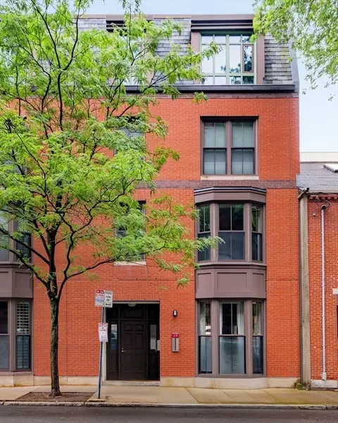 28 2nd St #28, Cambridge, MA 02141