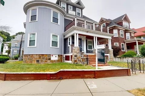 61 Charlotte St #2, Boston, MA 02121