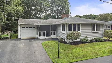 8 Cedardale Rd, Lynn, MA 01904