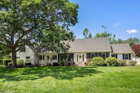 14 Old Park Ln, Westfield, MA 01085