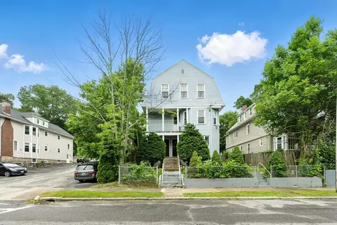 10 Holland Rd, Worcester, MA 01603