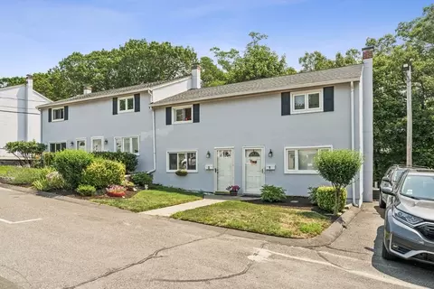 3 Lewis Farm Rd #3, Dedham, MA 02026