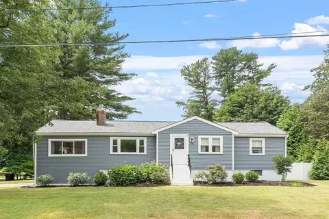21 Pleasant St, Littleton, MA 01460
