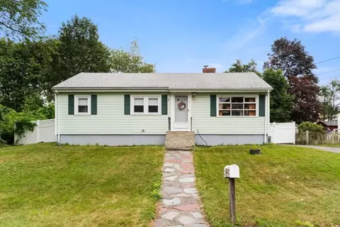 2 Robinson Rd, Woburn, MA 01801