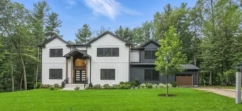 23 Hilltop Dr, Bedford, MA 01730