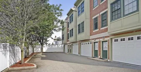 115 Albion St #4, Wakefield, MA 01880