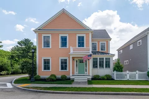 2 Eighteenth Dr, Franklin, MA 02038