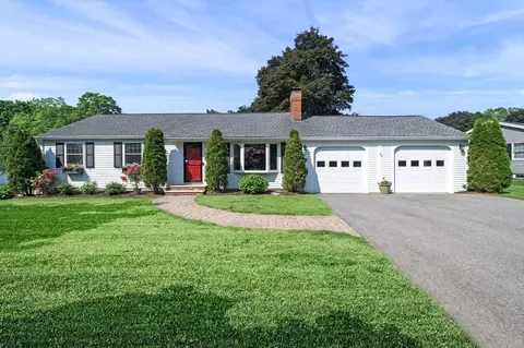 48 Summer St, Danvers, MA 01923 photo 3