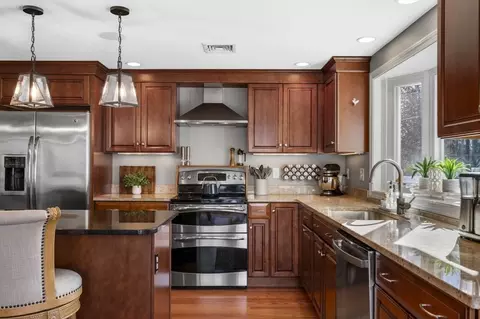 48 Summer St, Danvers, MA 01923 photo 11