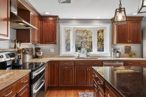 48 Summer St, Danvers, MA 01923 photo 13