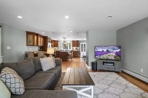 48 Summer St, Danvers, MA 01923 photo 8
