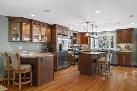 48 Summer St, Danvers, MA 01923 photo 9