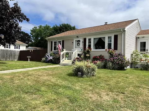 61 Harding Rd, Fairhaven, MA 02719 photo 2