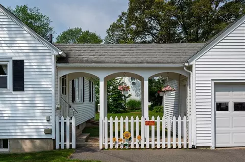51 Taft Ave, Easthampton, MA 01027 photo 3