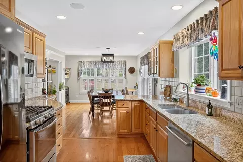 30 Windsor Pt, Mashpee, MA 02649 photo 12