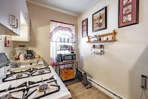79 Oak St, Springfield, MA 01109 photo 6