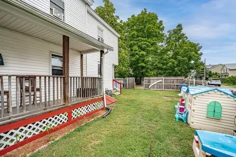 79 Oak St, Springfield, MA 01109 photo 2