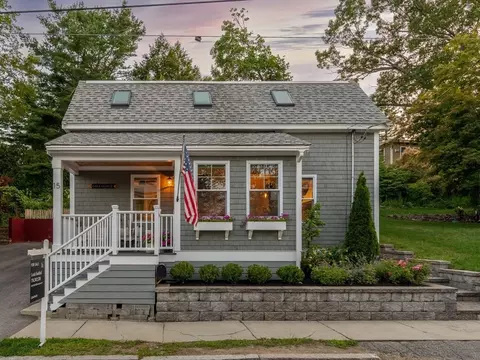 15 Howard St, Newburyport, MA 01950
