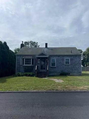 35 Seaview Ave, Fairhaven, MA 02719