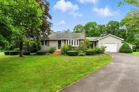 612 N Liberty St, Belchertown, MA 01007