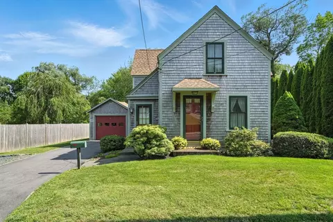 61 Brook St, Scituate, MA 02066