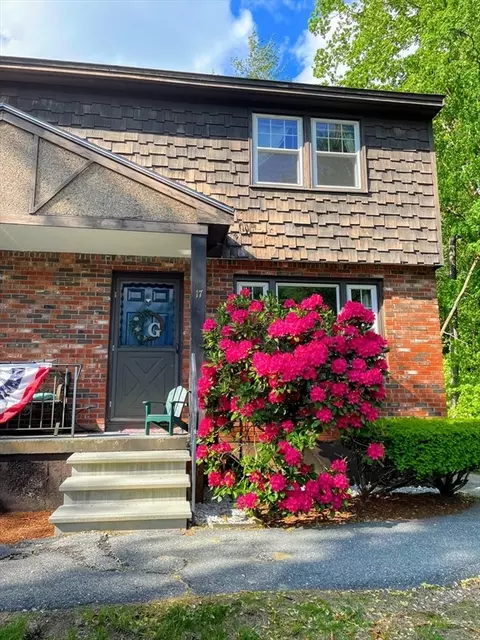 17 Midridge Cir #17, Londonderry, NH 03053