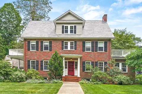 34 Rangeley Rd, Winchester, MA 01890