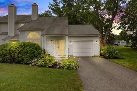 31 E Glen Dr #31, Taunton, MA 02780