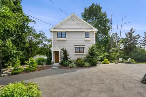 3 Cabot Ln, Gloucester, MA 01930 photo 2