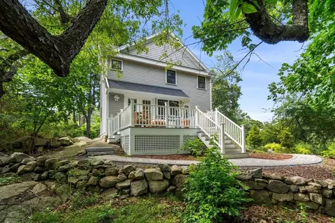 3 Cabot Ln, Gloucester, MA 01930 photo 4