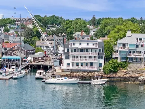 95 Front St #6, Marblehead, MA 01945