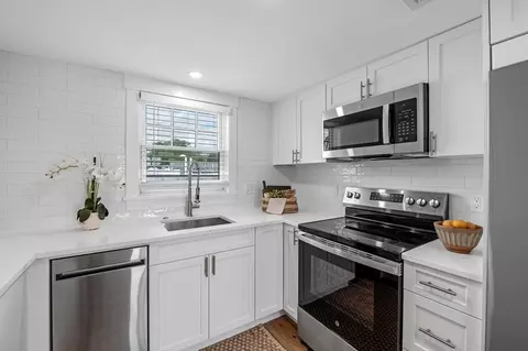 Kitchen - 95 Front St #6, Marblehead, MA 01945 photo 2 of 2
